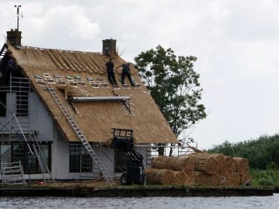 thatched-roof-3544783_640